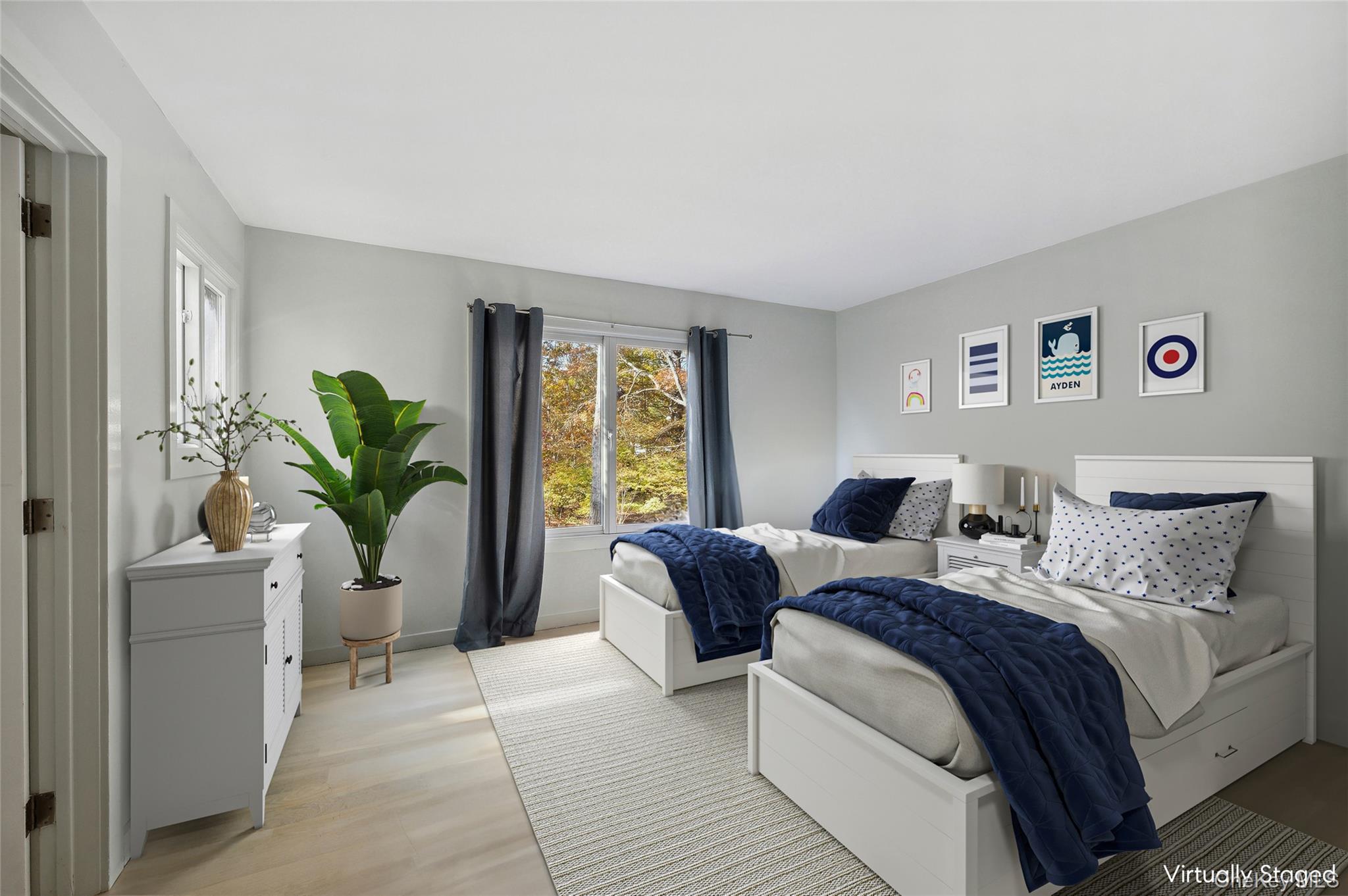 6 Woodland Way, Quogue, NY 11959