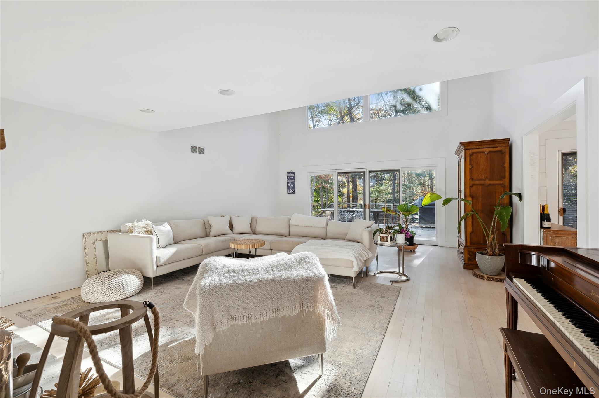 6 Woodland Way, Quogue, NY 11959