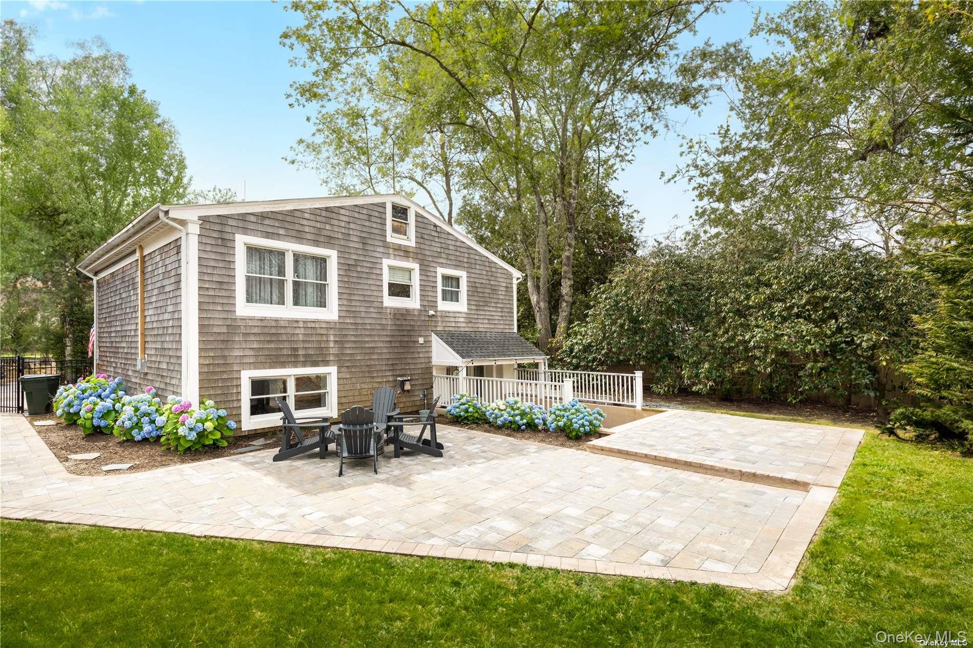 29 Missapoque Avenue, Southampton, NY 11968