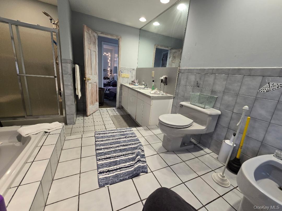 484 Bicycle Path, Port Jefferson Station, NY 11776