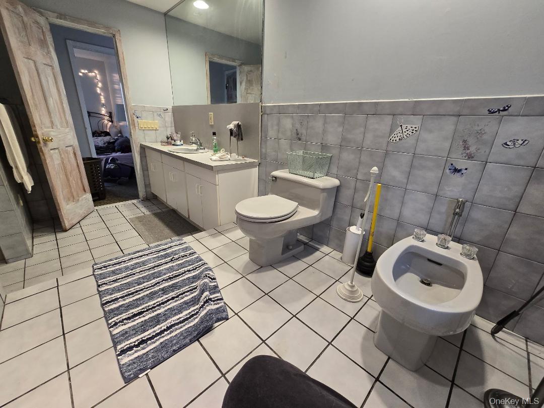 484 Bicycle Path, Port Jefferson Station, NY 11776