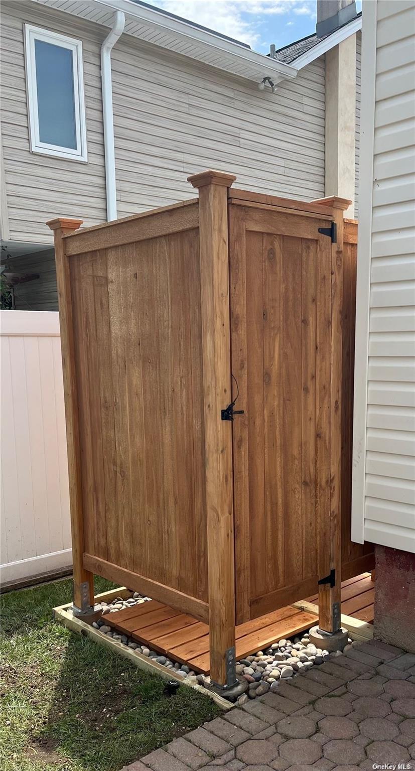 23 Locust Avenue, Bayville, NY 11709