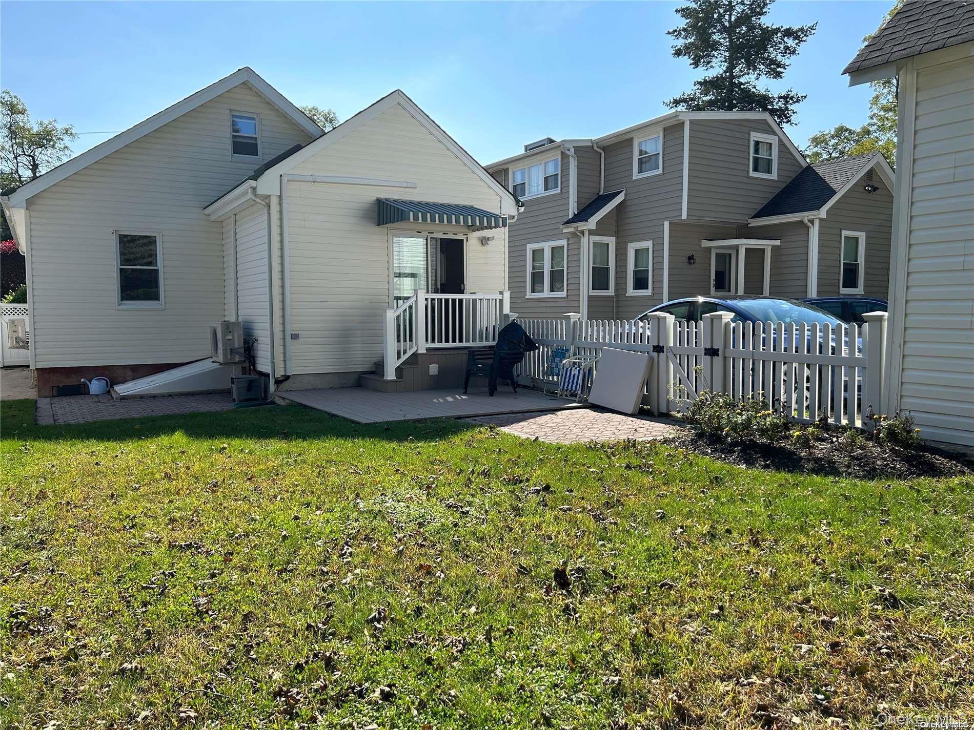 23 Locust Avenue, Bayville, NY 11709