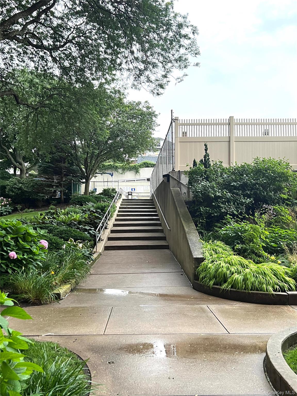 220-55 46 Avenue # 5R, Bayside, NY 11362