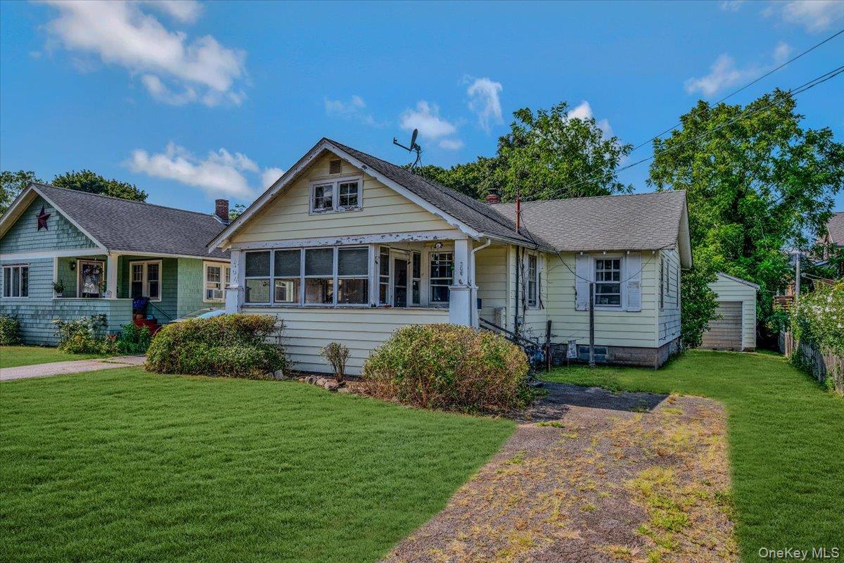 208 aka 685 Knapp PLace, Greenport, NY 11944