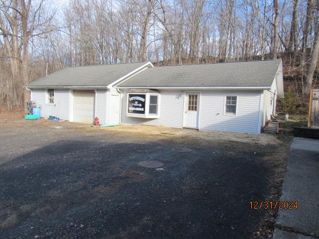 5926  Rt 9 Route  9, Rhinebeck, NY 12572