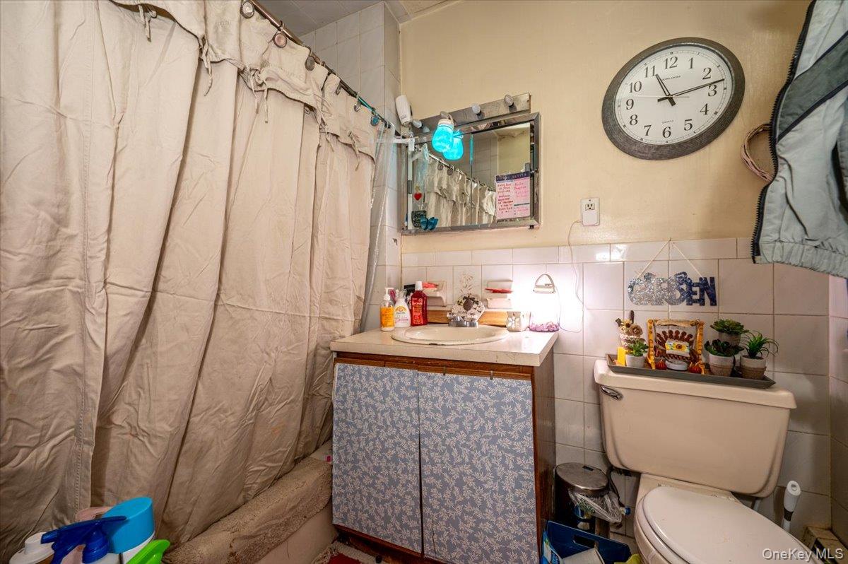 2873 Roebling Avenue, Bronx, NY 10461