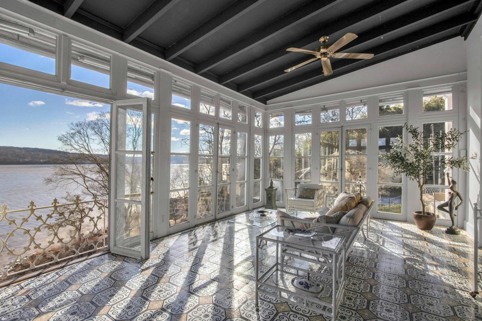 99 Corbett Lane, Palisades, NY 10964