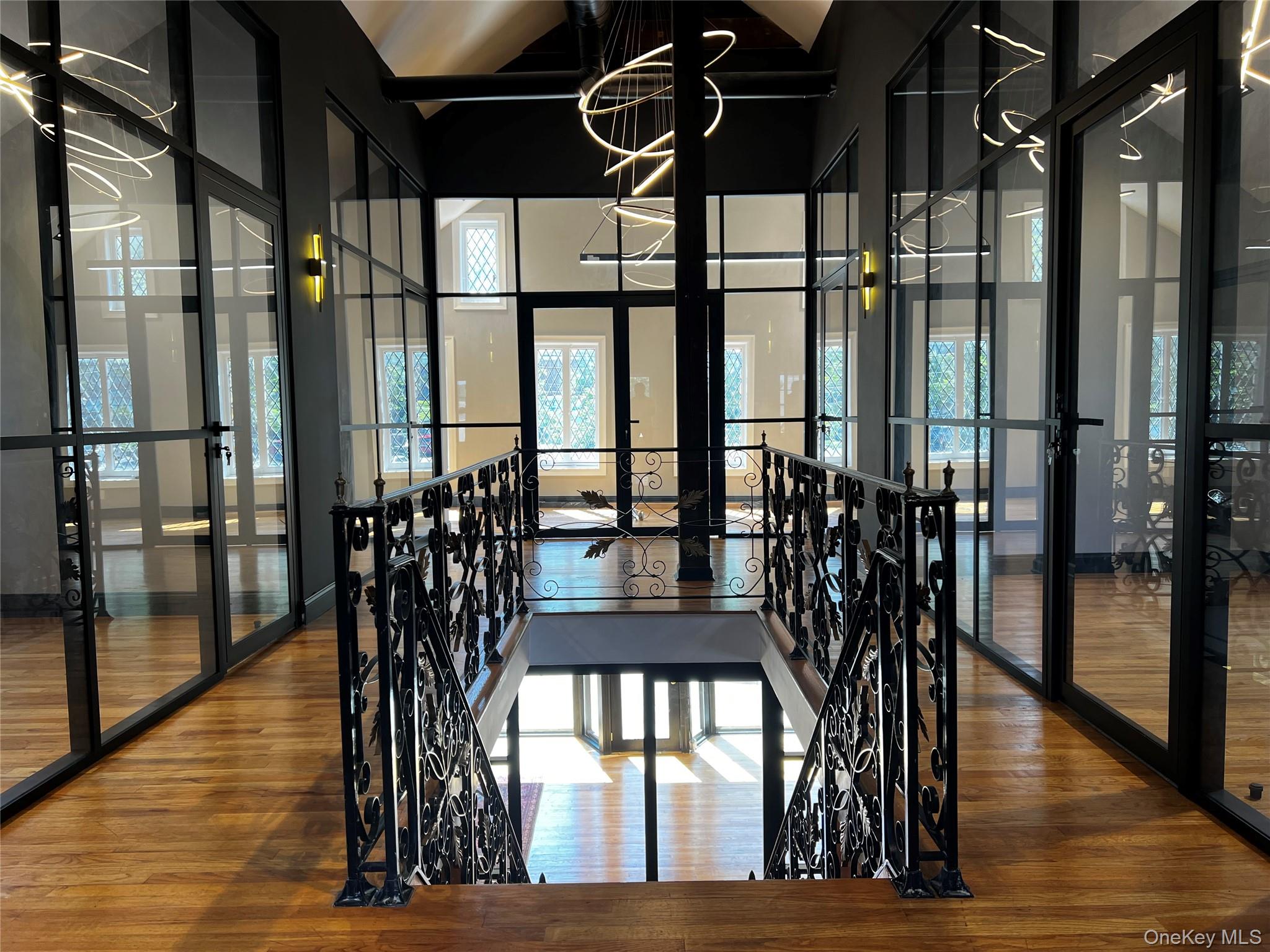 1515 Old Northern Blvd, Roslyn, NY 11576