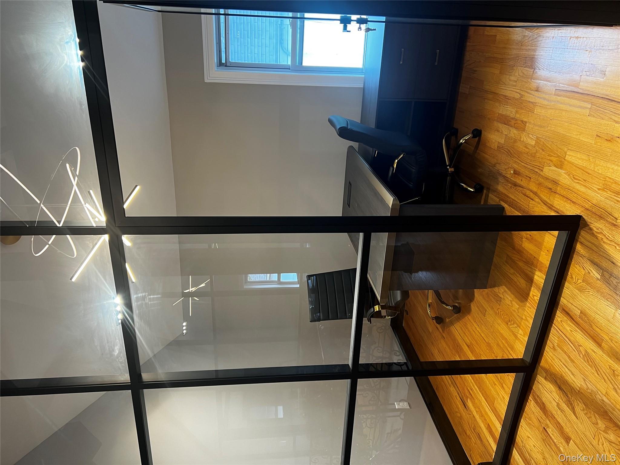 1515 Old Northern Blvd, Roslyn, NY 11576