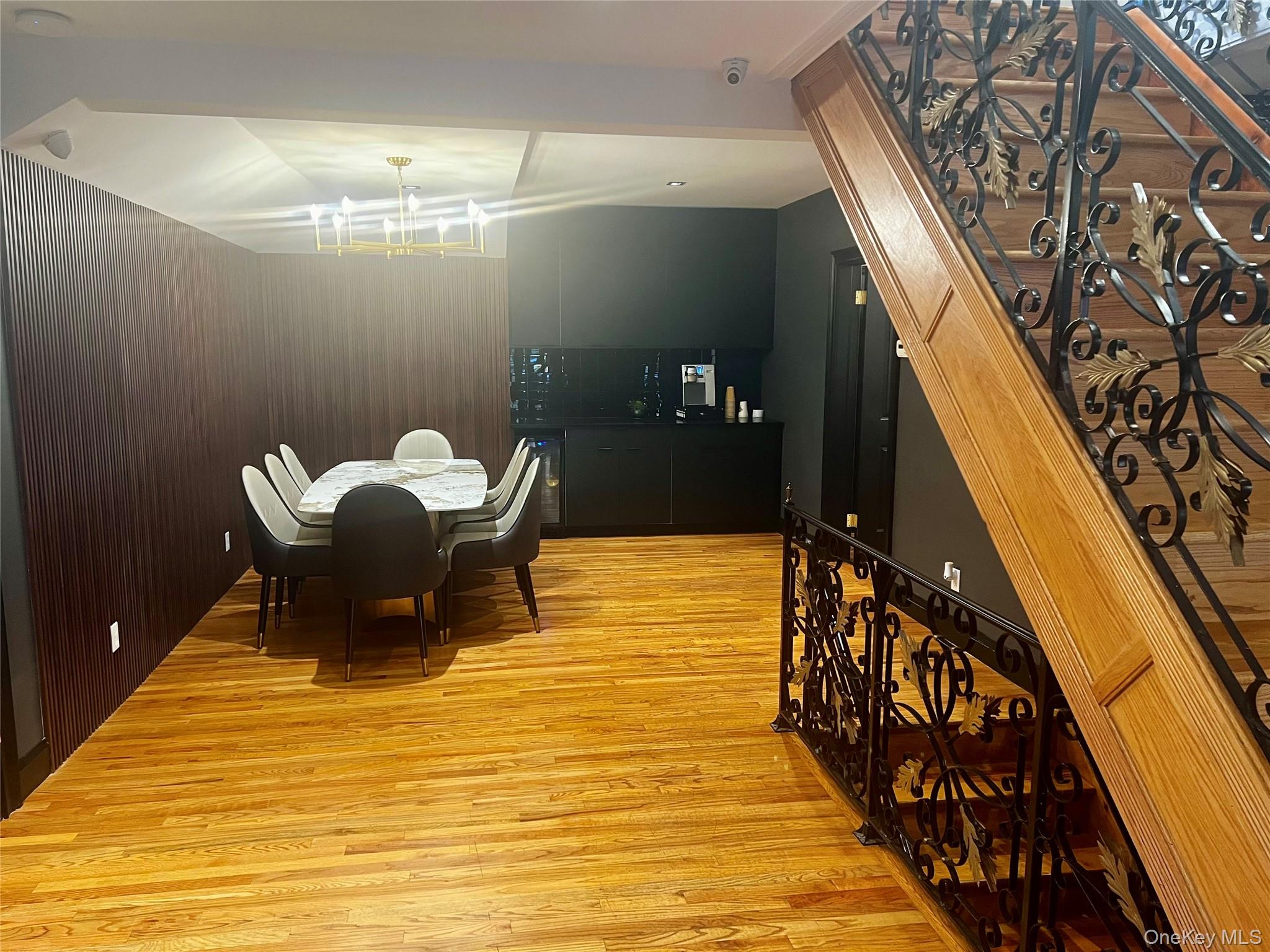 1515 Old Northern Blvd, Roslyn, NY 11576