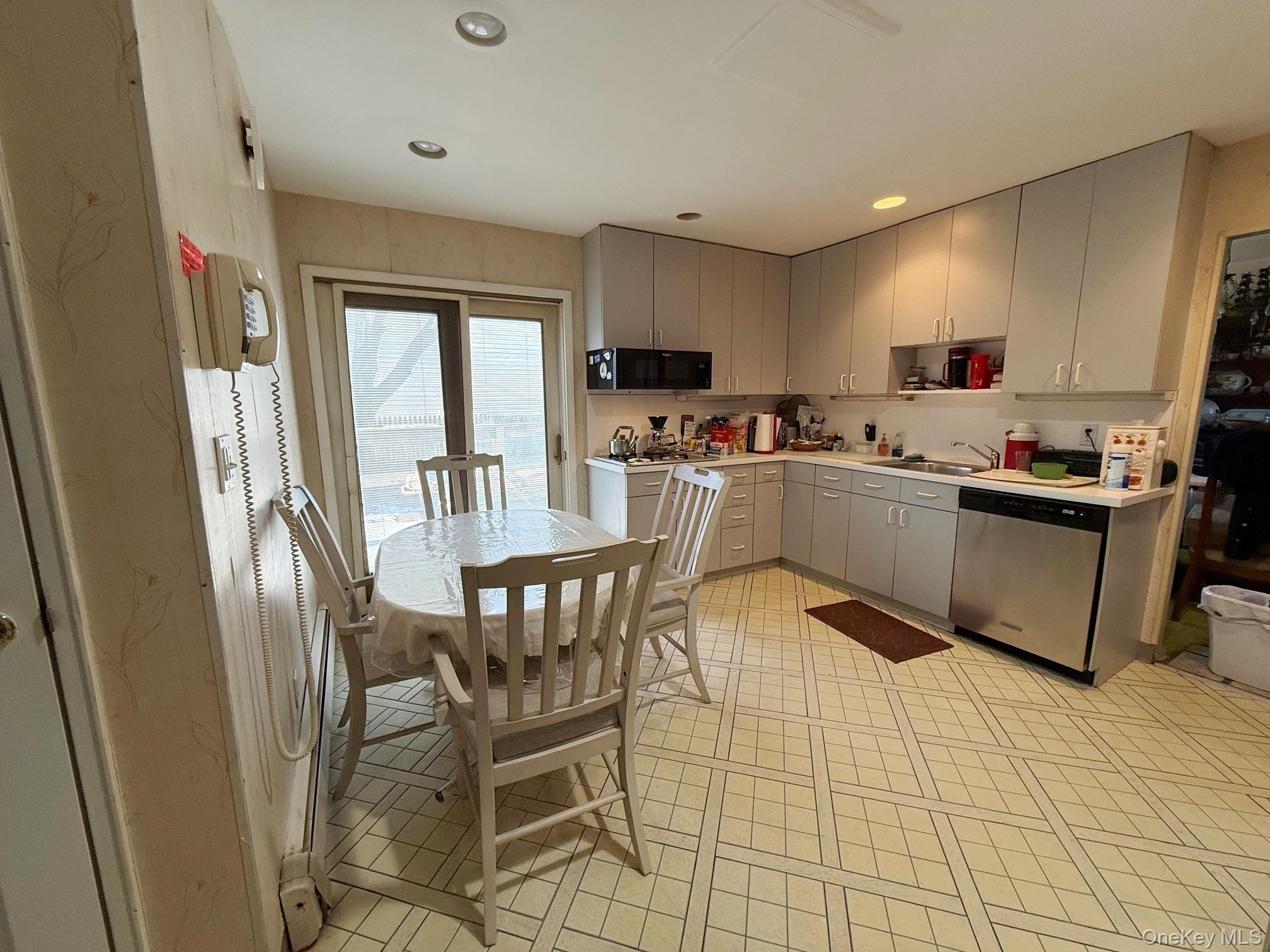 383 Clinton Avenue, Cedarhurst, NY 11516