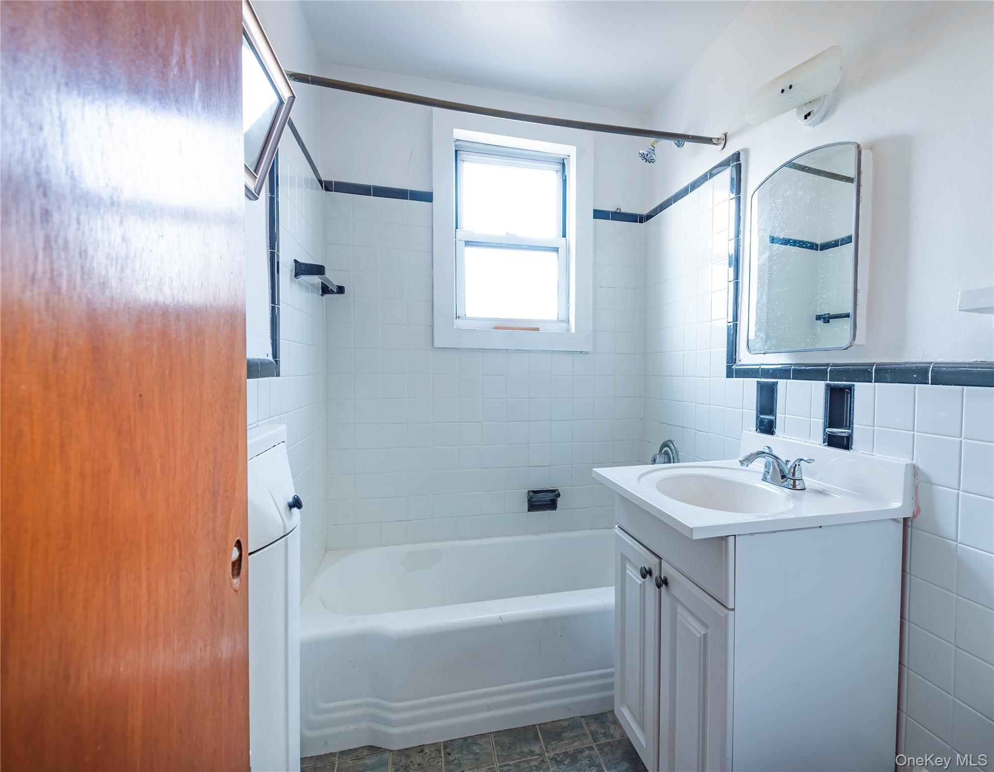 133-01 Booth Memorial Ave, Flushing, NY 11355