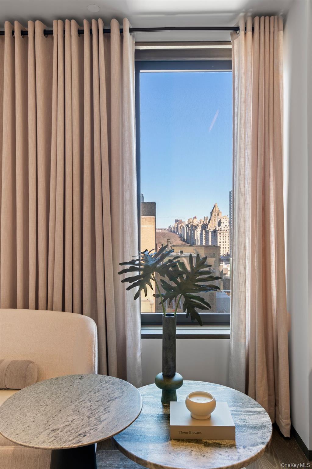 730 5th Avenue # 17B, New York (Manhattan), NY 10019