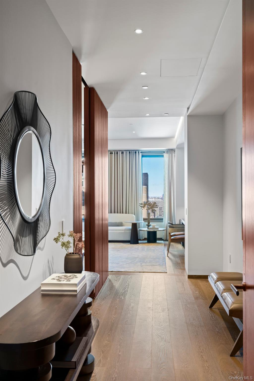 730 5th Avenue # 17B, New York (Manhattan), NY 10019