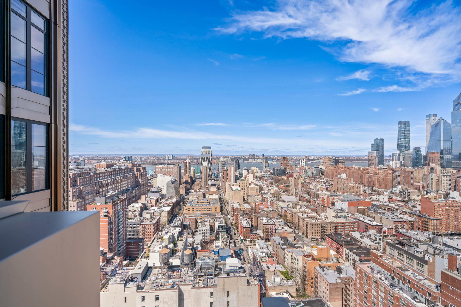 212 W 18th Street # PH2, New York (Manhattan), NY 10011