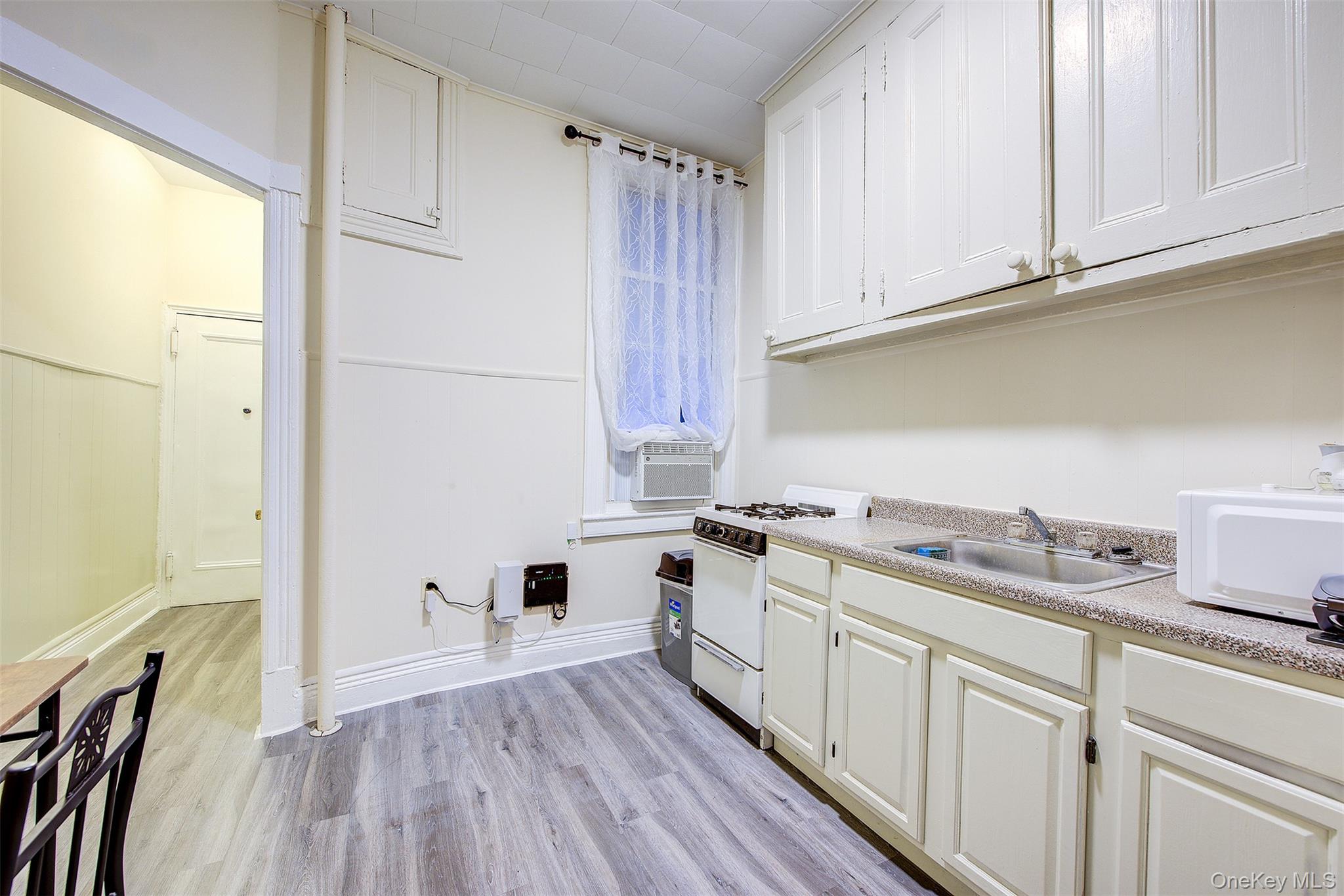 603 WOODWARD Avenue, Ridgewood, NY 11385