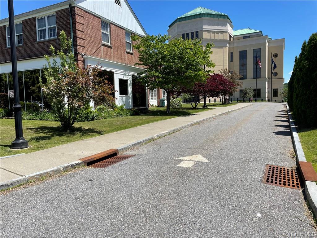 34 Gleneida Avenue, Carmel, NY 10512