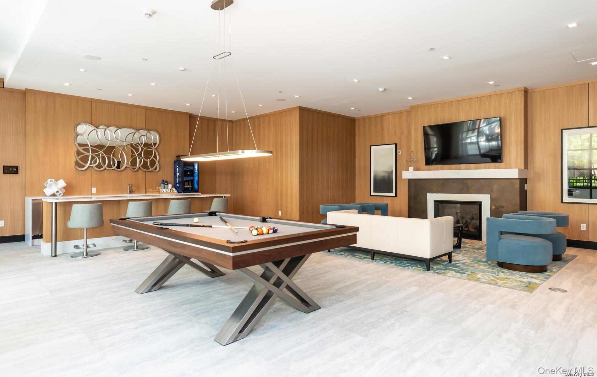 100 Garvies Point Road # 1014, Glen Cove, NY 11542