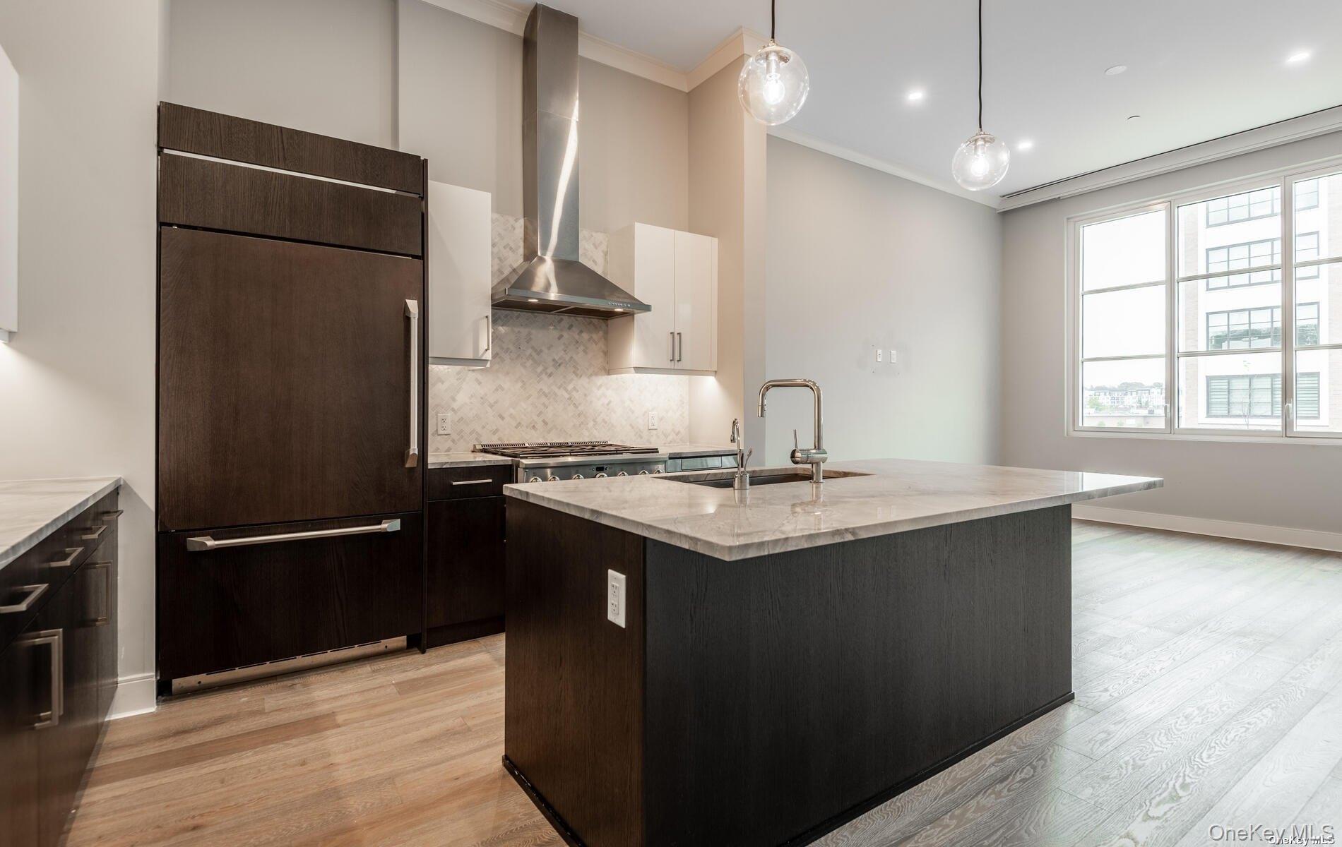 100 Garvies Point Road # 1014, Glen Cove, NY 11542