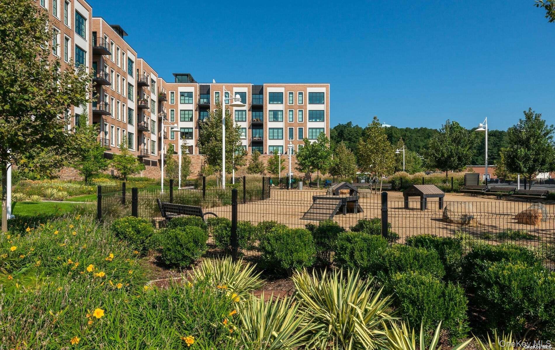 100 Garvies Point Road # 1014, Glen Cove, NY 11542