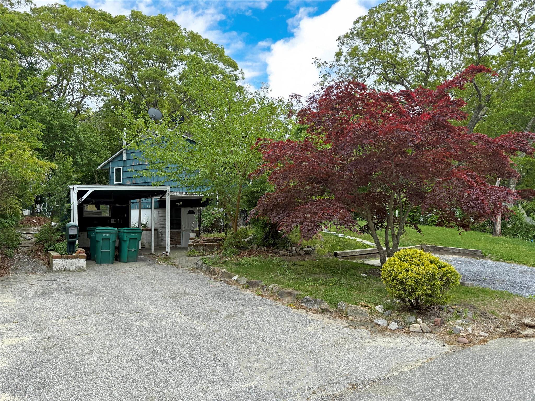 33 Birch Court, Riverhead, NY 11901
