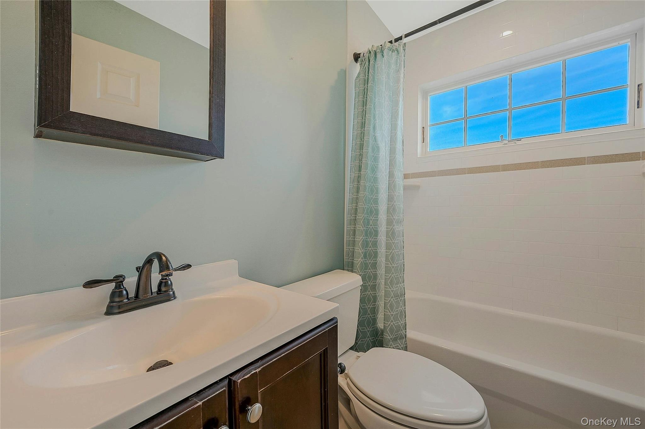 1727 Main Road, Jamesport, NY 11947