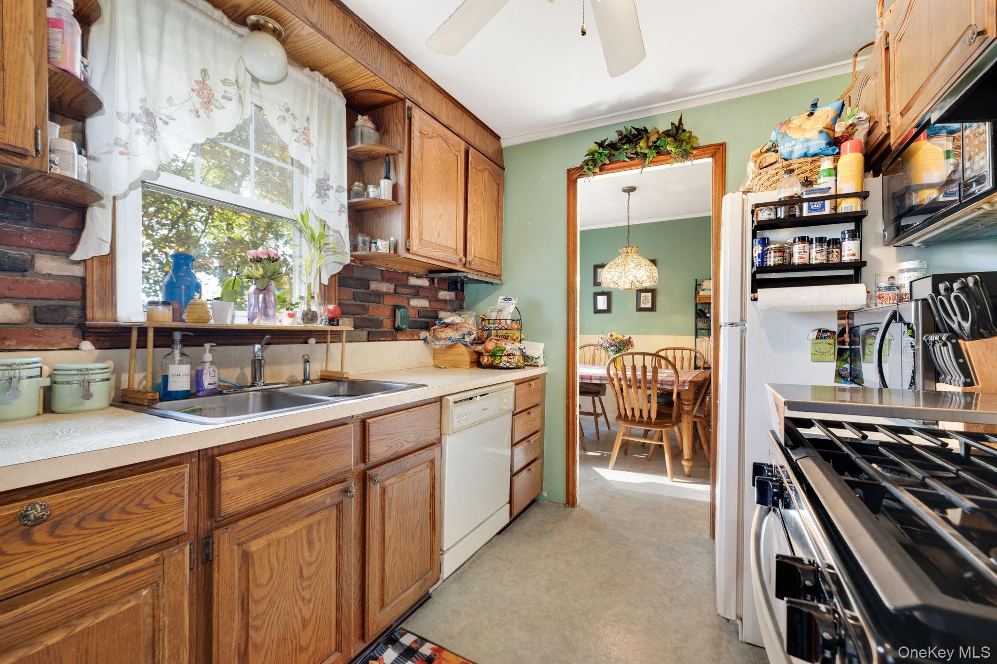 23 Grandview Drive, Mahopac, NY 10541