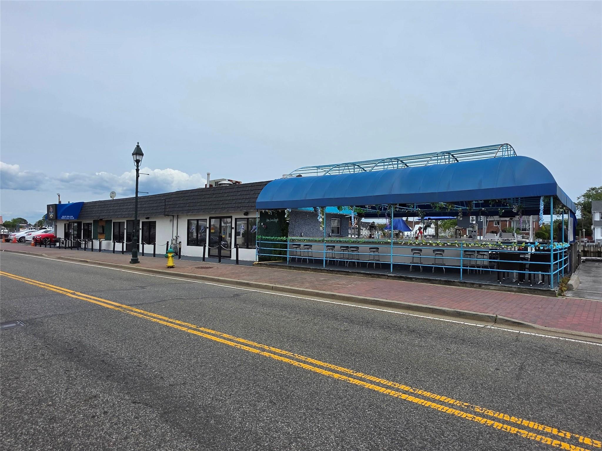 103 Woodcleft Ave, Freeport, NY 11520