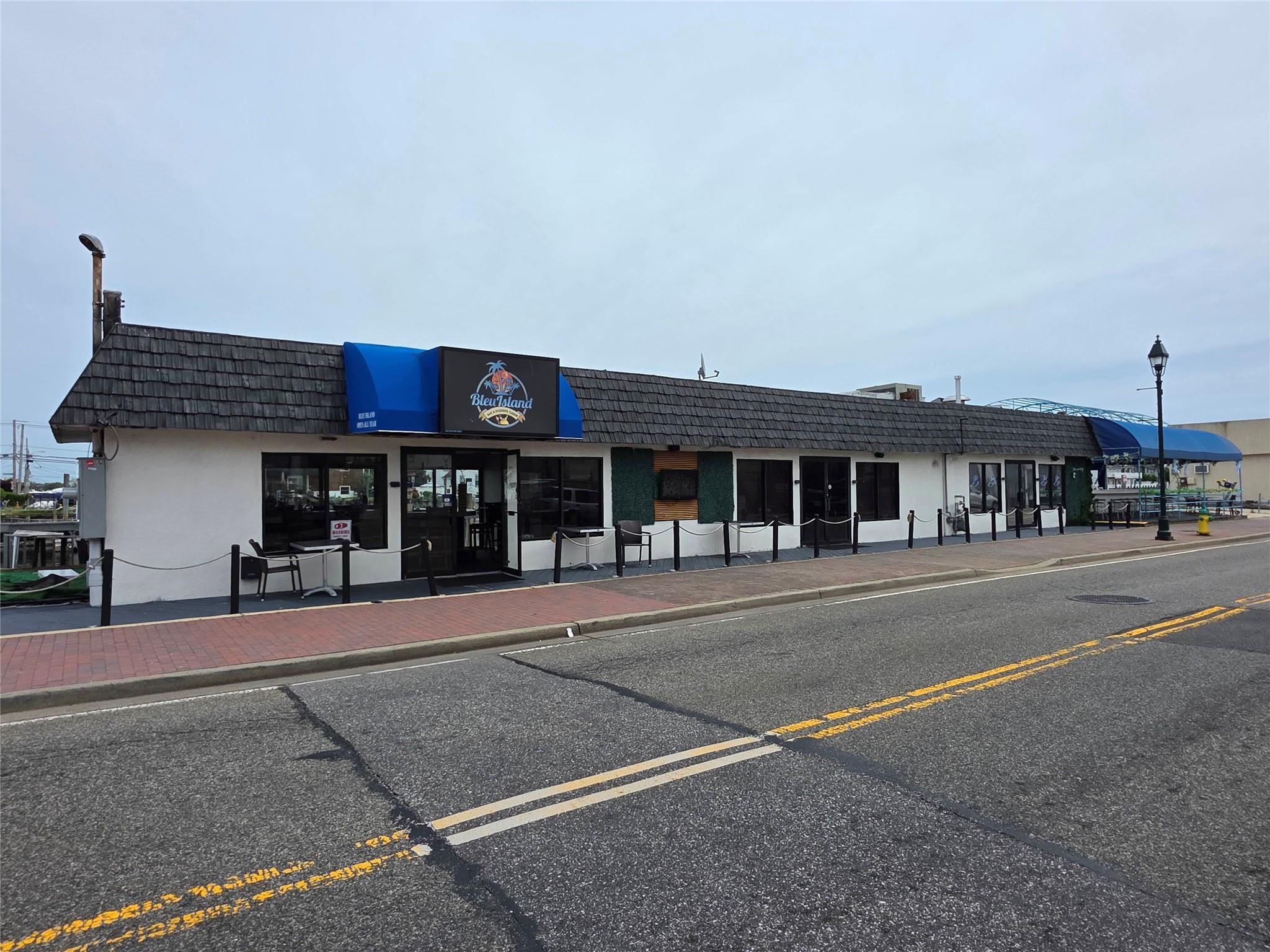 103 Woodcleft Ave, Freeport, NY 11520