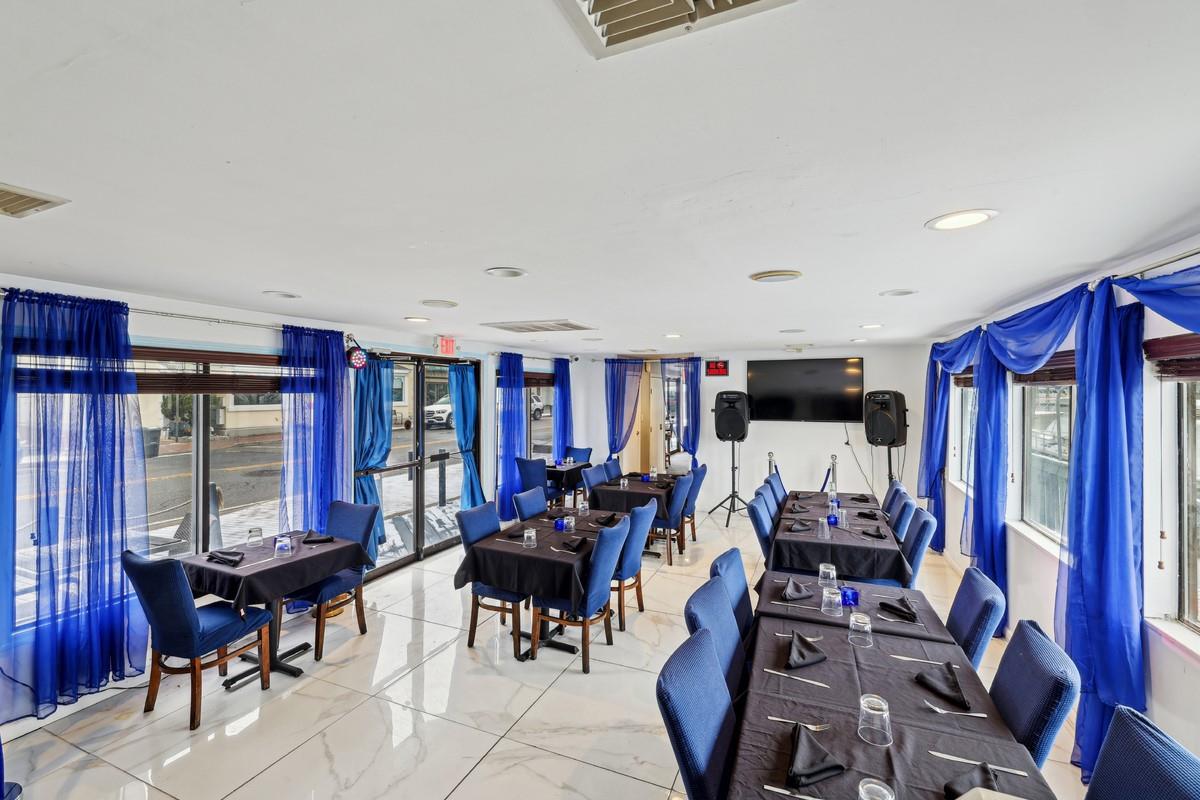 103 Woodcleft Ave, Freeport, NY 11520