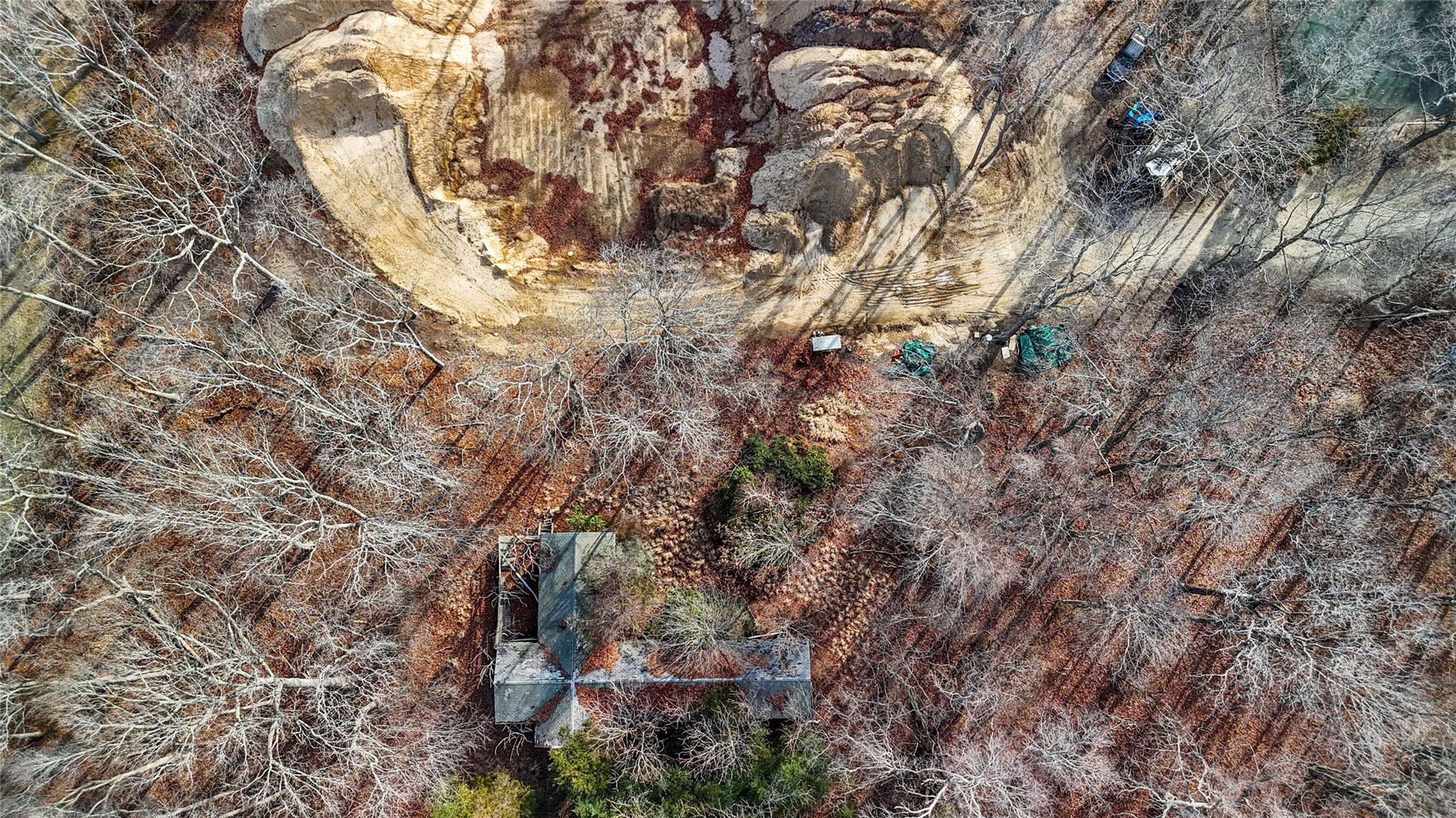 2885 Deerfield Road, Sag Harbor, NY 11963