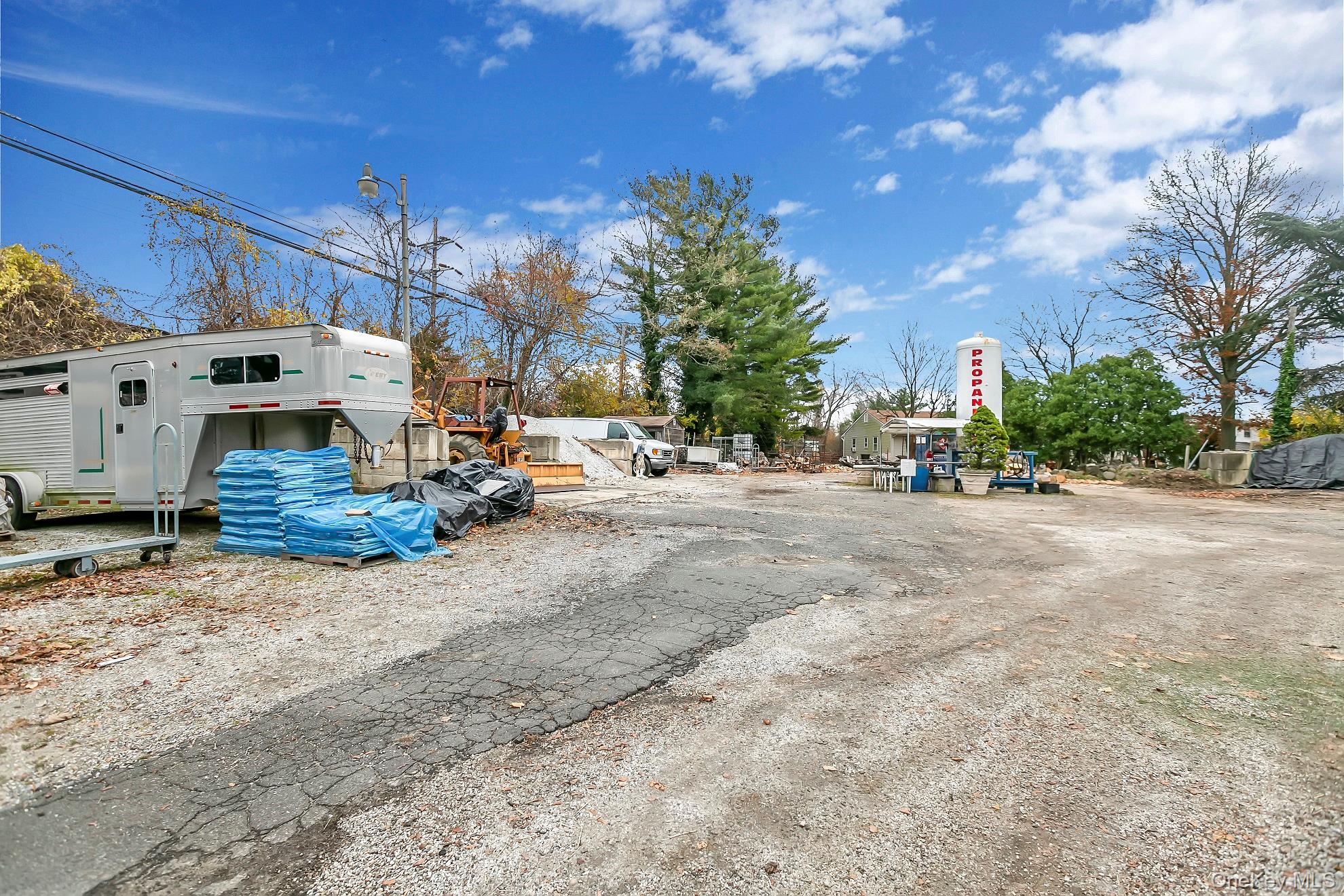 42 Hempstead Turnpike, Farmingdale, NY 11735