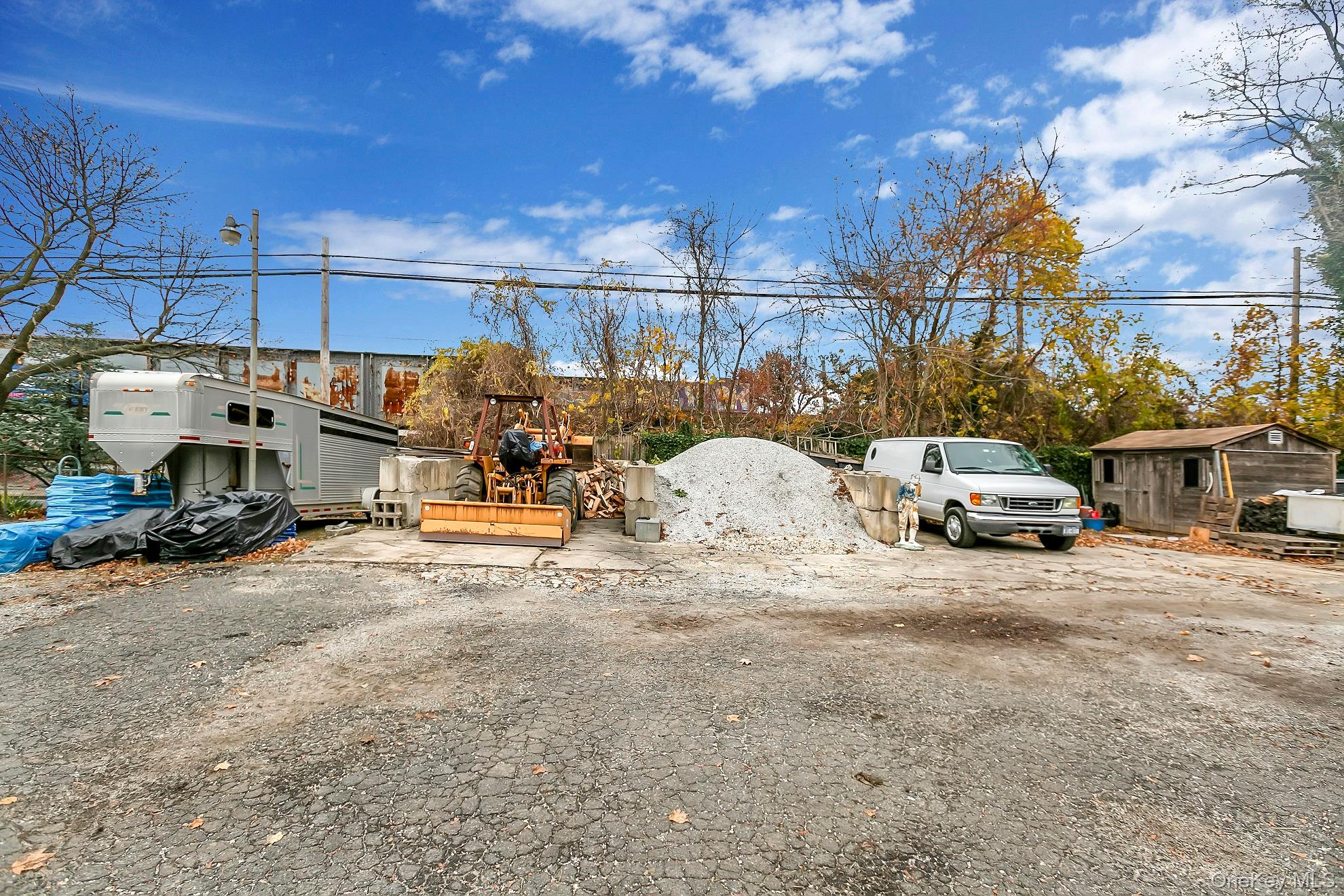 42 Hempstead Turnpike, Farmingdale, NY 11735