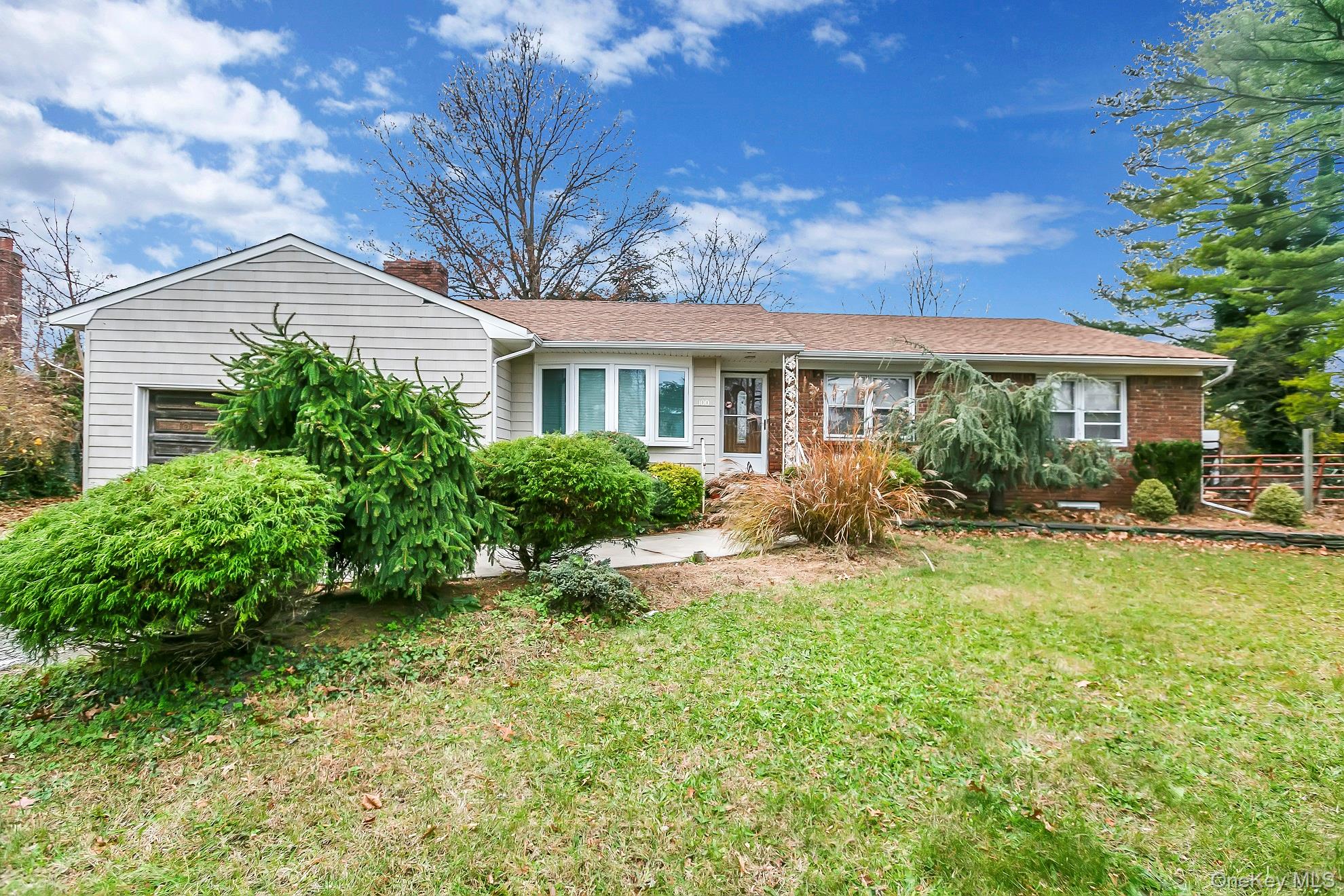 42 Hempstead Turnpike, Farmingdale, NY 11735