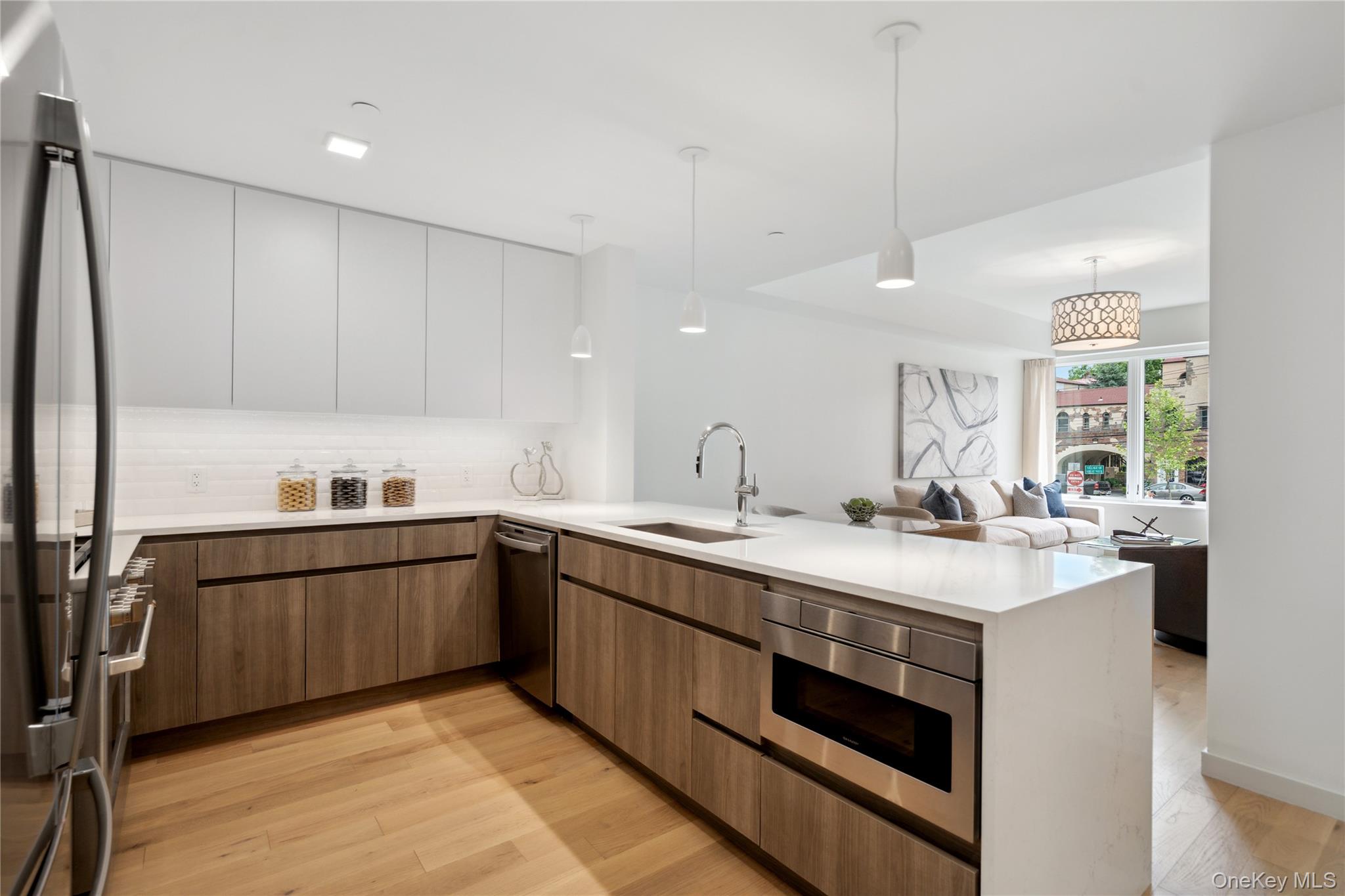 218 Middle Neck Road # 302, Great Neck, NY 11021