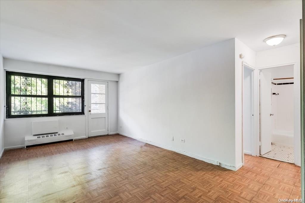 83-60 118th Street # 3G, Kew Gardens, NY 11415