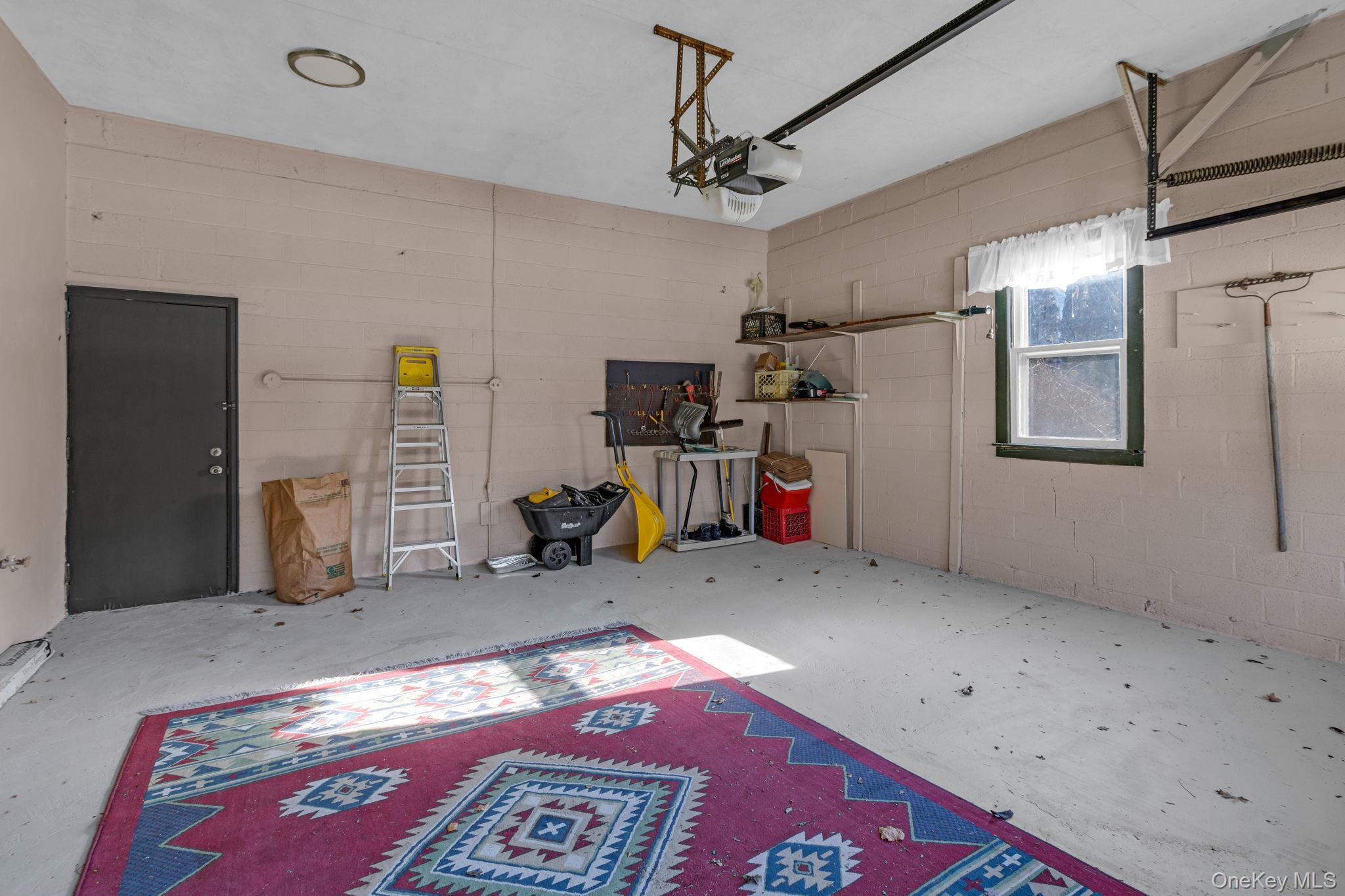 10 Memory Lane, Poughkeepsie, NY 12603