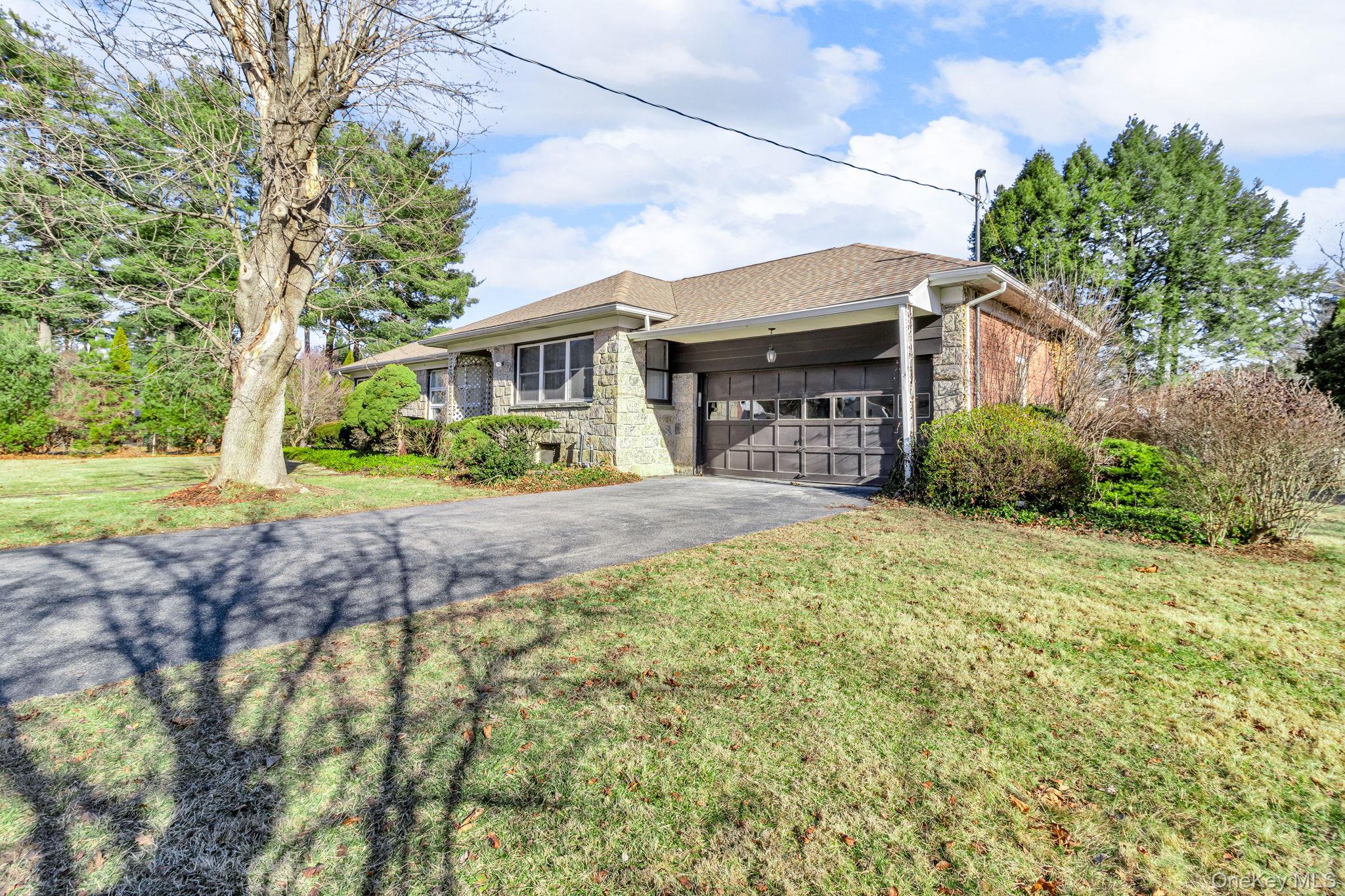 10 Memory Lane, Poughkeepsie, NY 12603