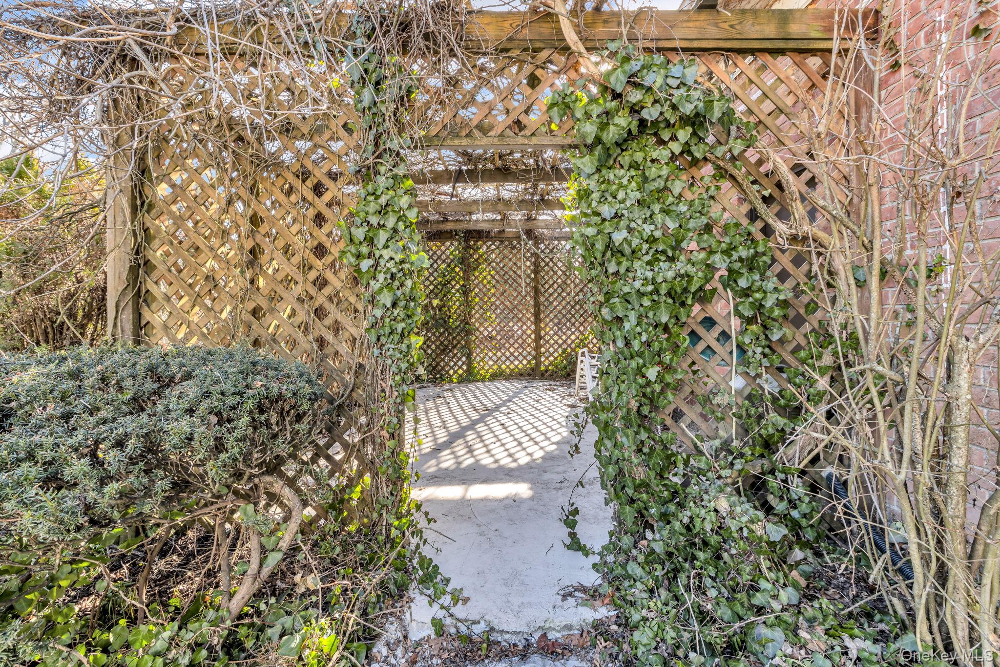 10 Memory Lane, Poughkeepsie, NY 12603