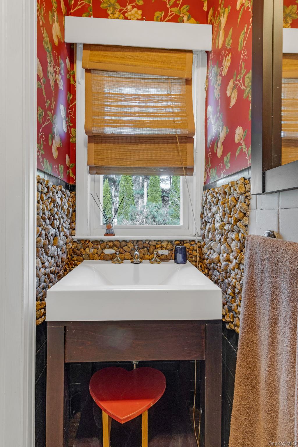 10 Memory Lane, Poughkeepsie, NY 12603