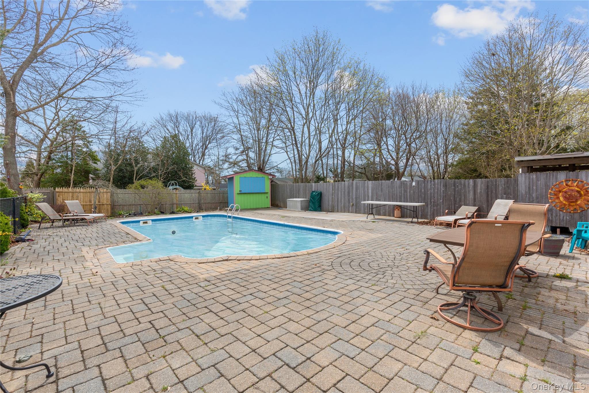 7 Suffolk Road, Hampton Bays, NY 11946