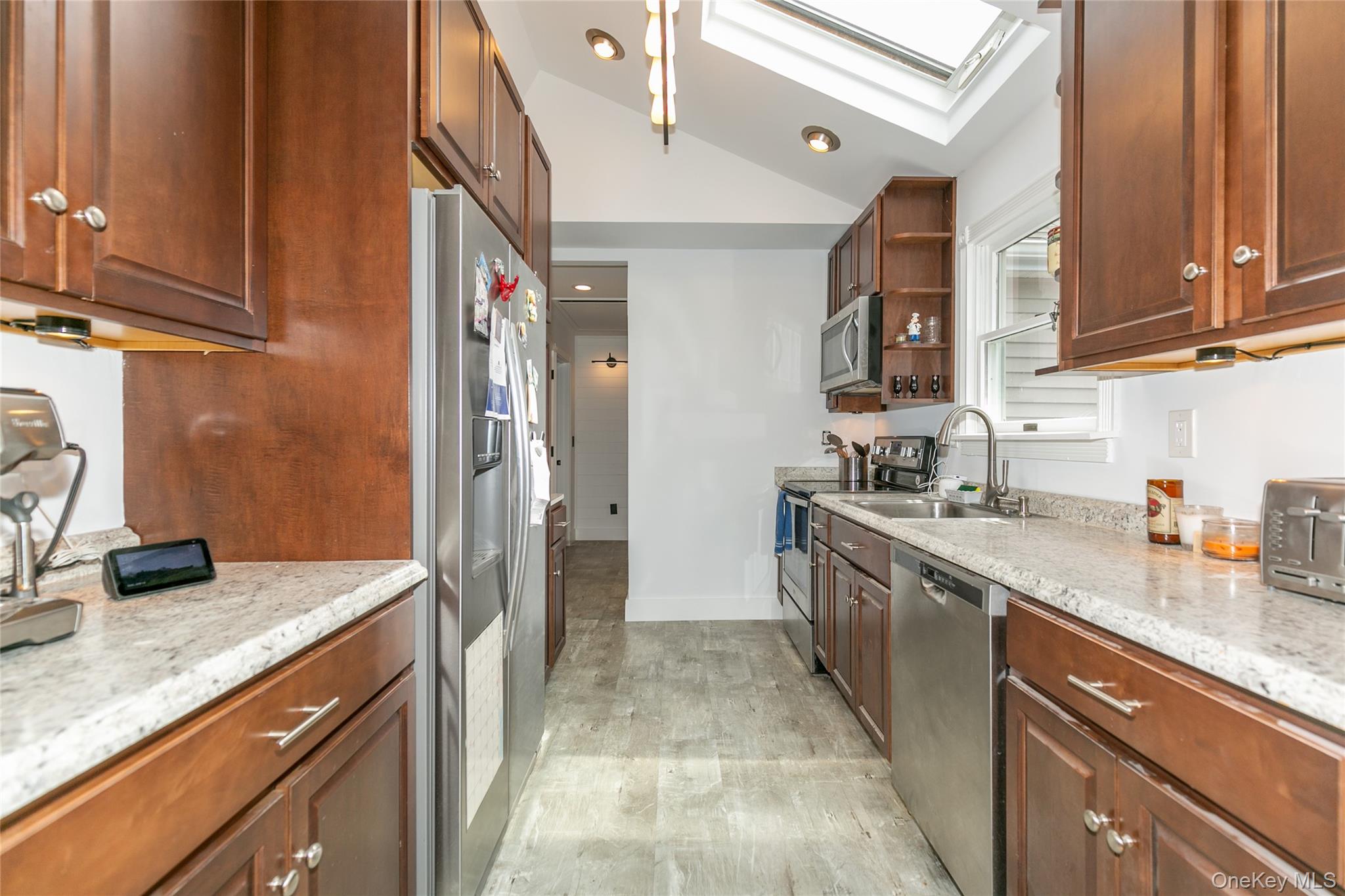 7 Suffolk Road, Hampton Bays, NY 11946