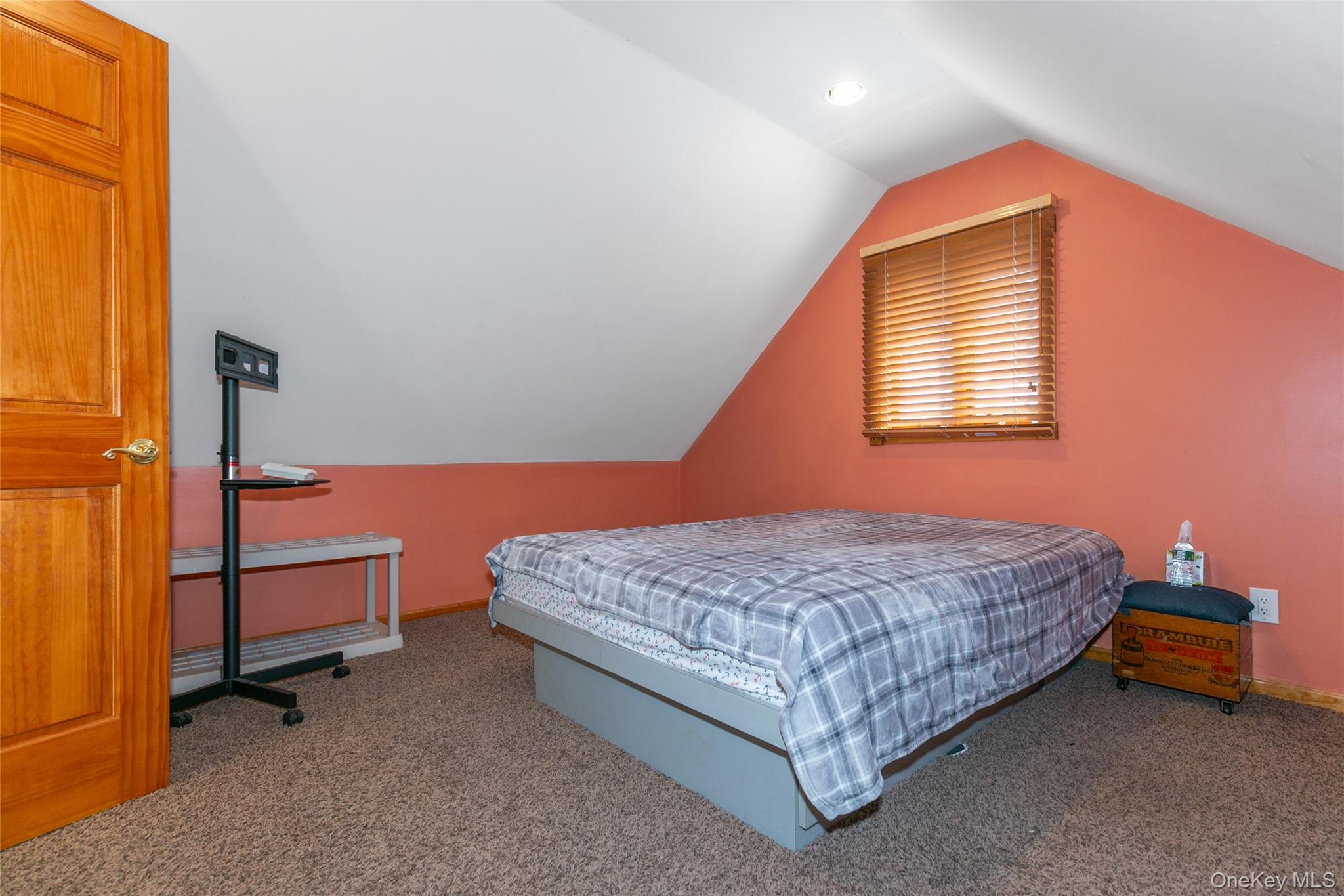 7 Suffolk Road, Hampton Bays, NY 11946