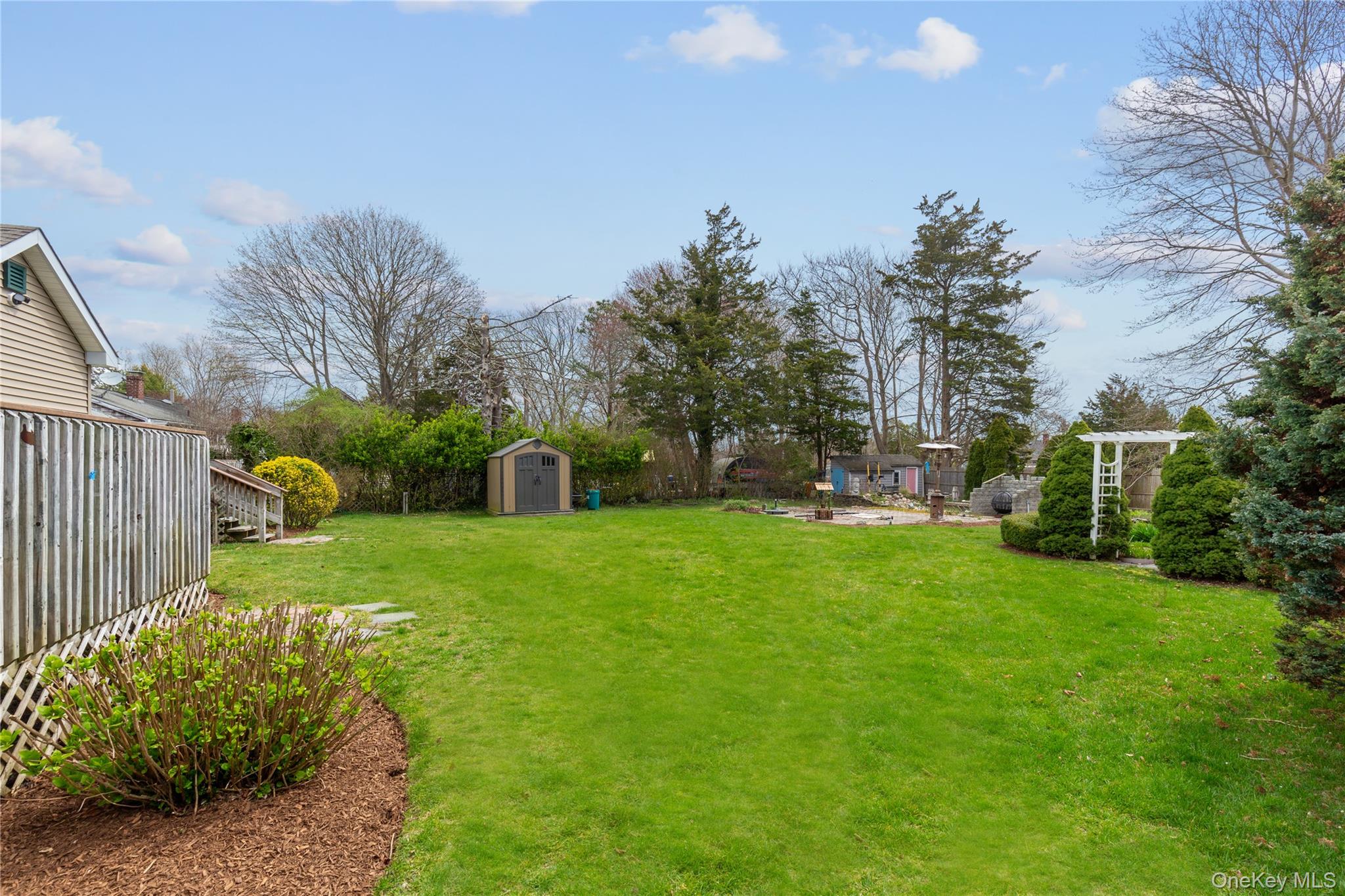 7 Suffolk Road, Hampton Bays, NY 11946