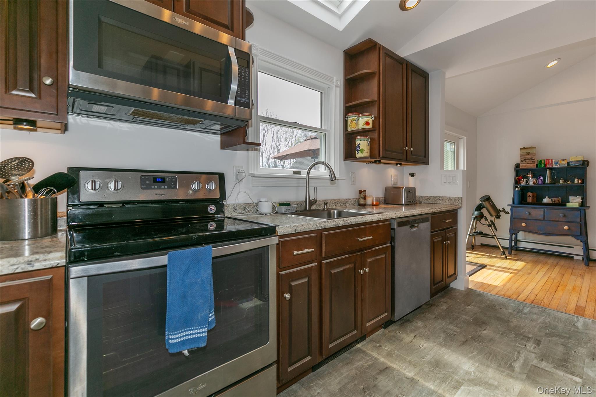 7 Suffolk Road, Hampton Bays, NY 11946