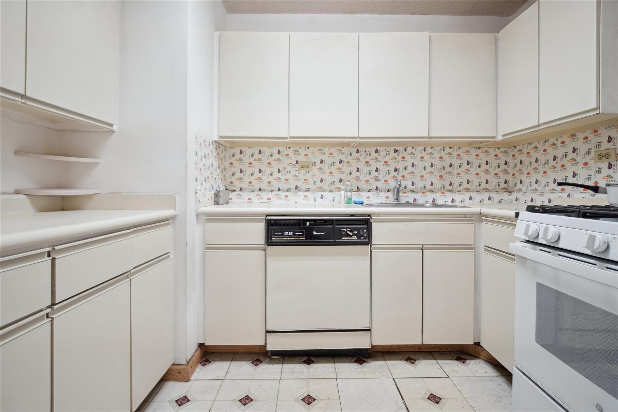 300 W 110th Street # 16B, New York (Manhattan), NY 10026
