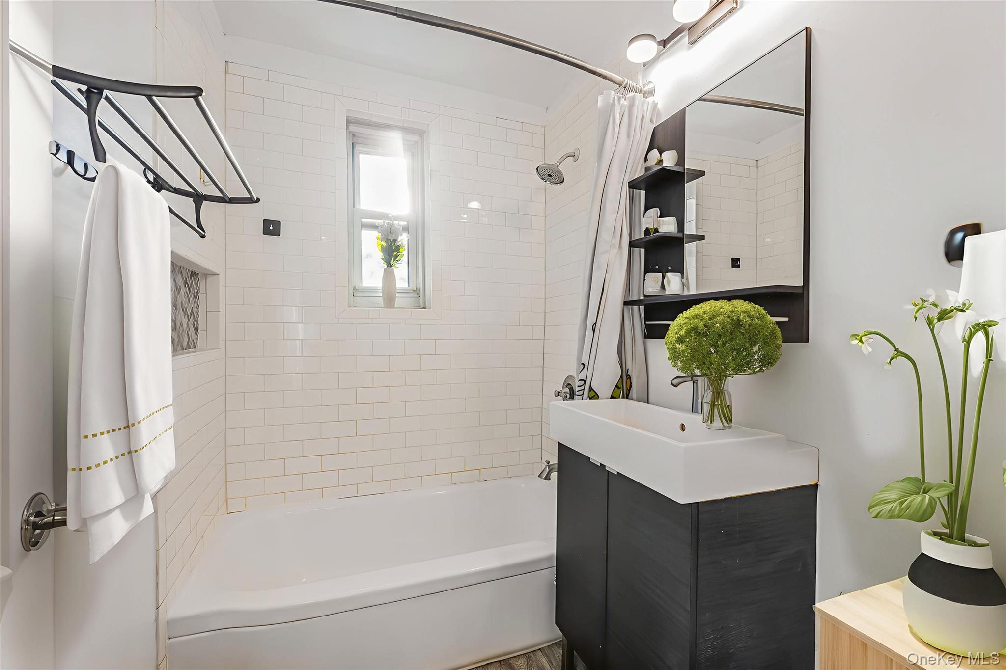 1300 Midland Avenue # B42, Yonkers, NY 10704