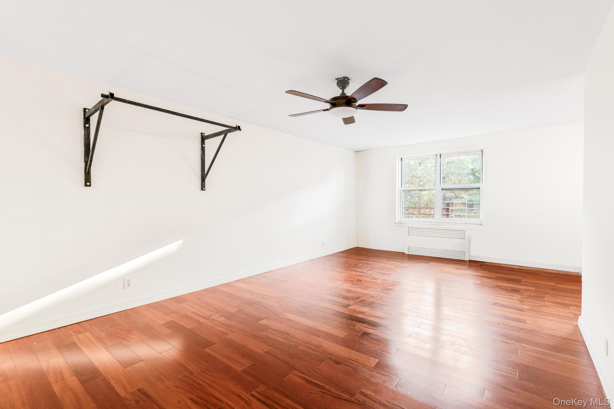 1300 Midland Avenue # B42, Yonkers, NY 10704