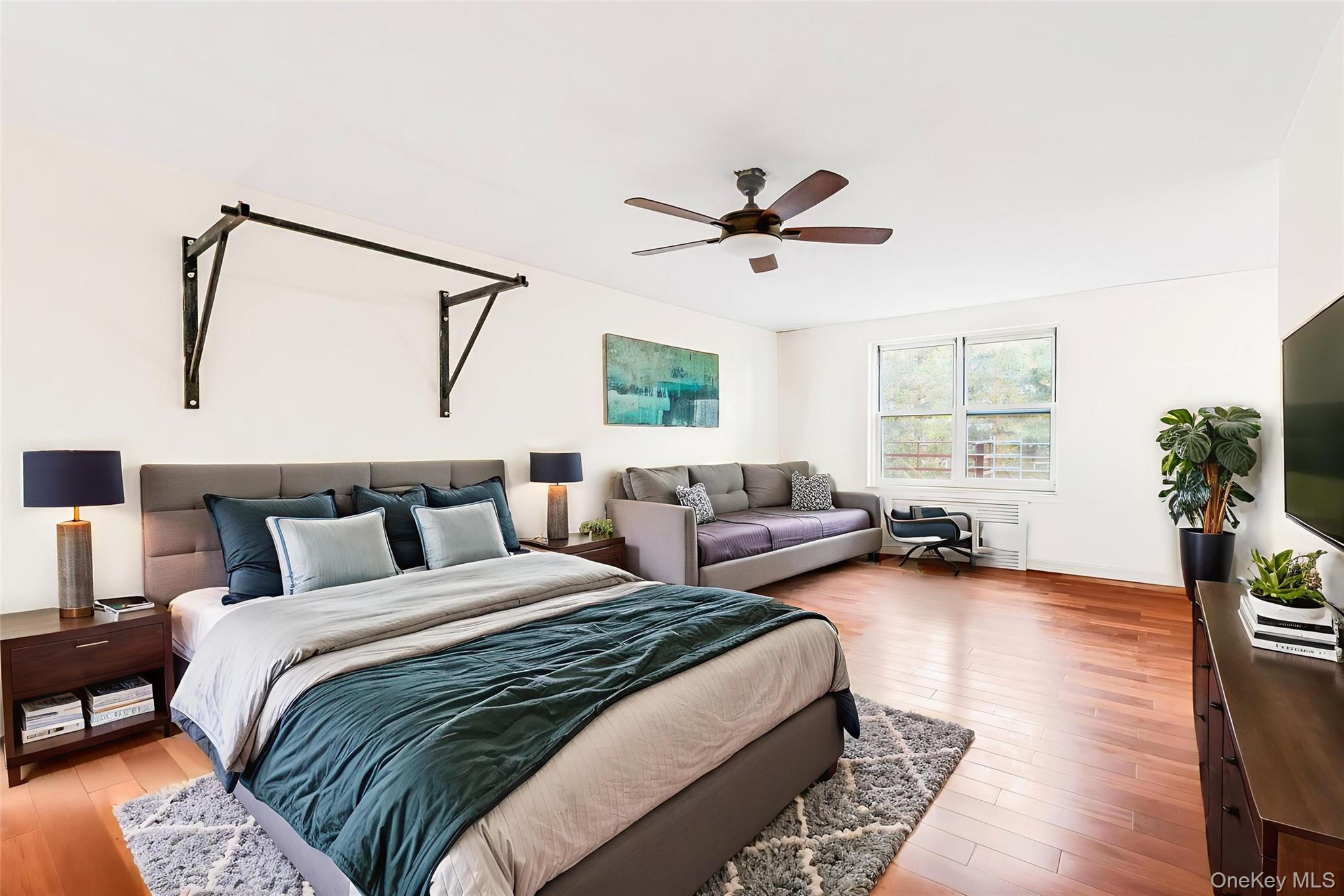 1300 Midland Avenue # B42, Yonkers, NY 10704